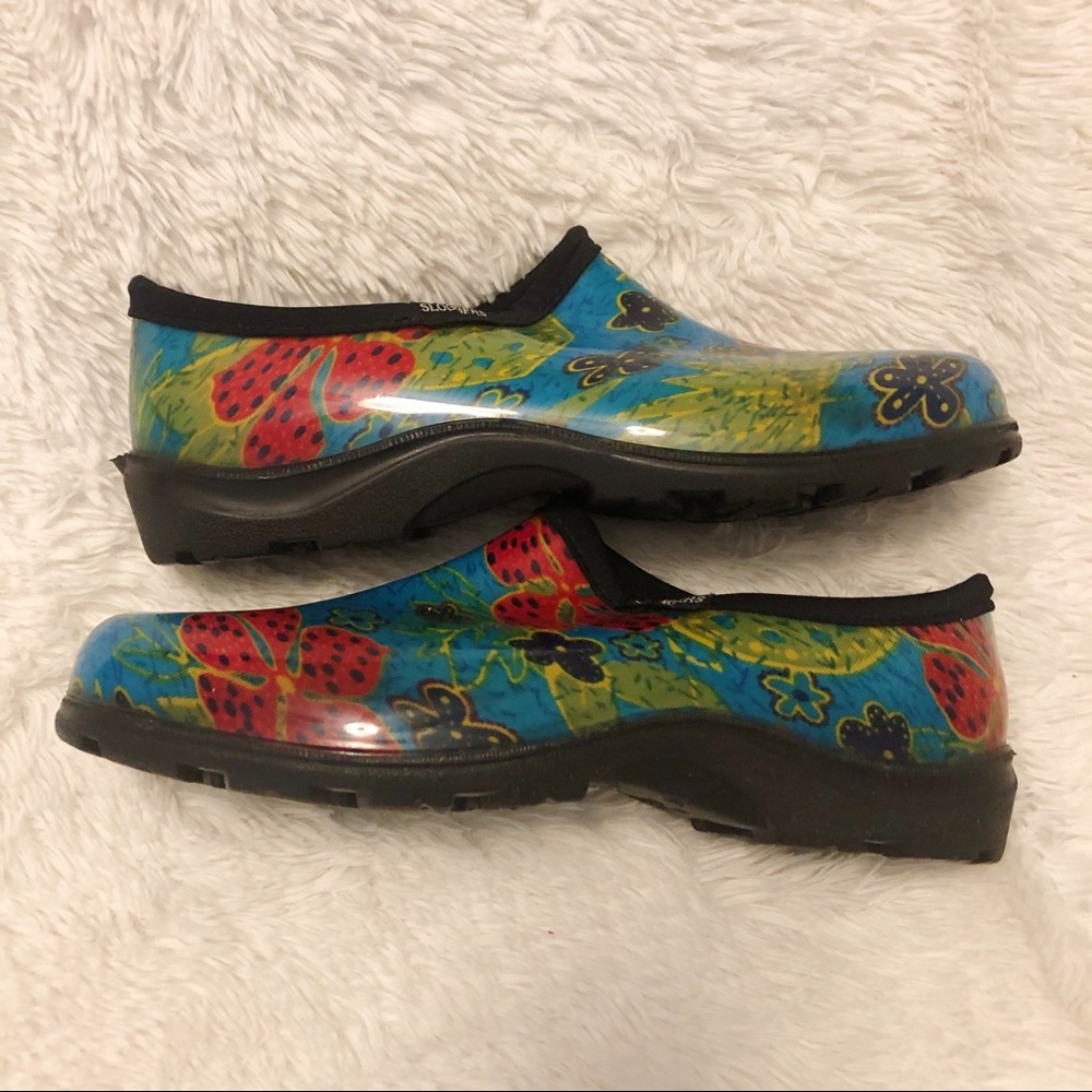 Float woman’s sloggers